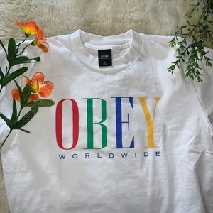 ❤️ Obey Graphic White Cropped Tshirt